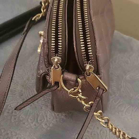 Juicy Couture iridescent pewter metalic sheen double quilted crossbody bag - Picture 8 of 11